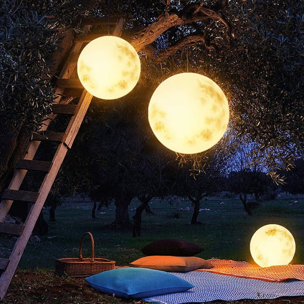 Garden Unique Outdoor Lamp | Moon-Shaped Light Fixture