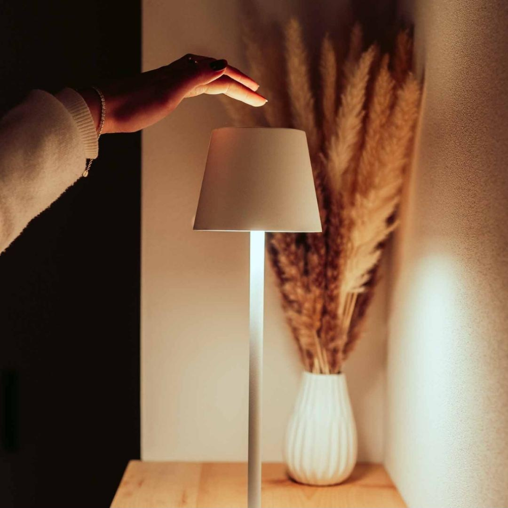Dining Room Minimalist Table Lamp | Slim Modern Design