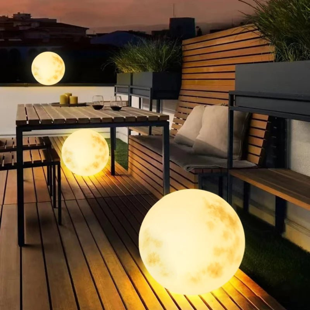 Garden Unique Outdoor Lamp | Moon-Shaped Light Fixture