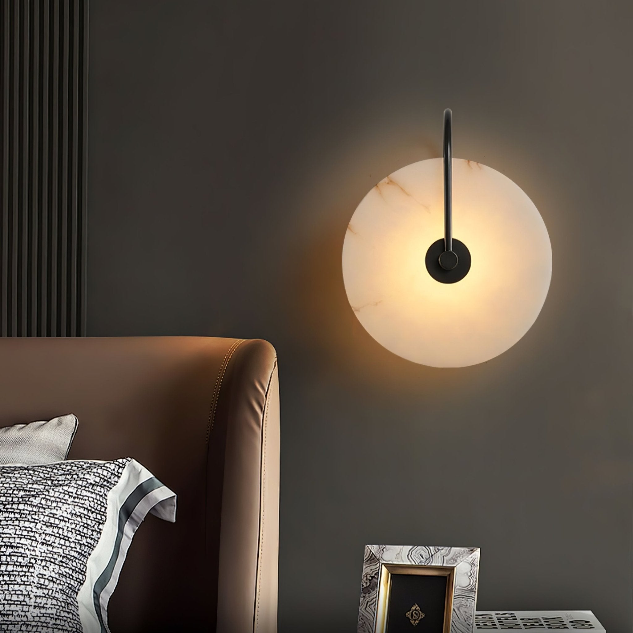 Wall Light Round | LED Alabaster Fixture