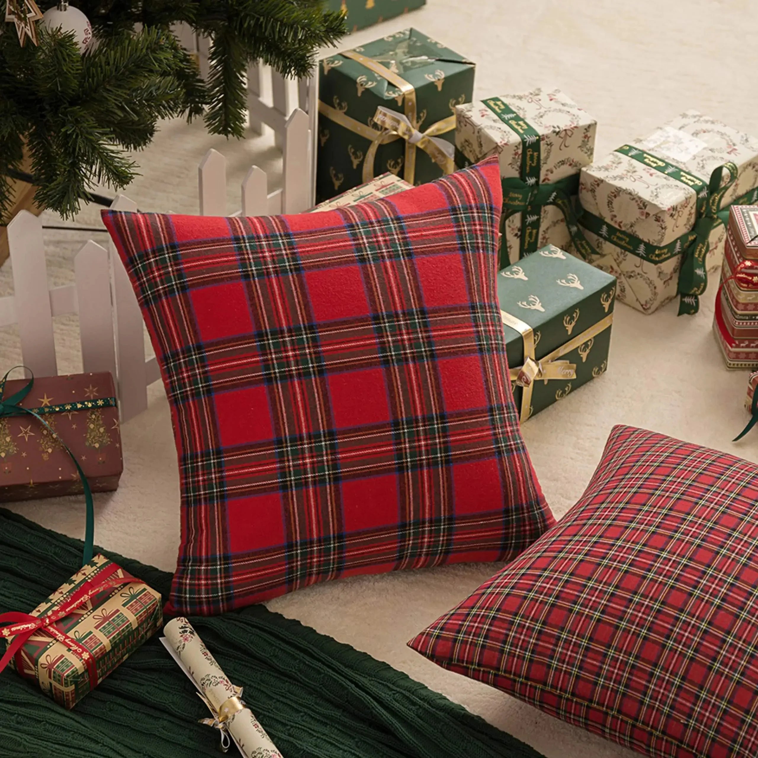 Cushion Christmas Covers | Tree and Plaid Design