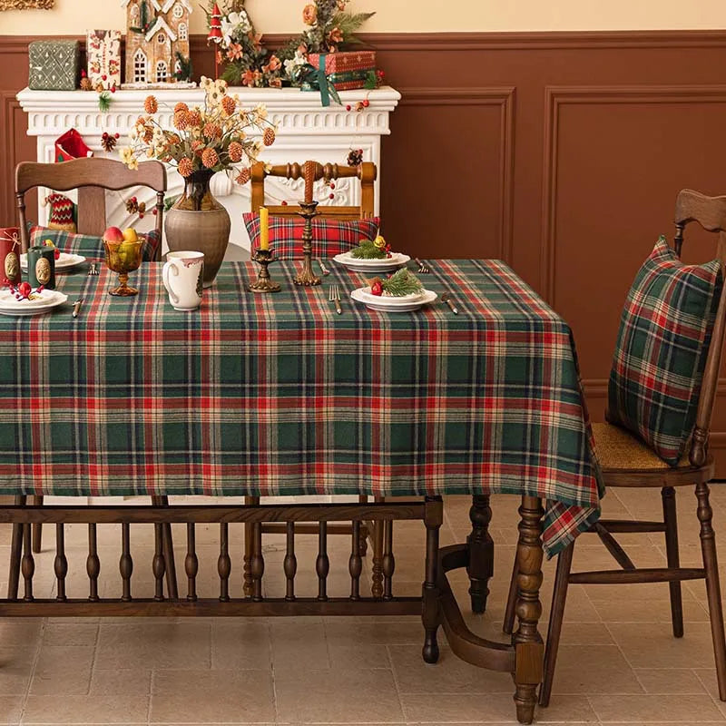 Table Cloth for Christmas | Plaid Table Design