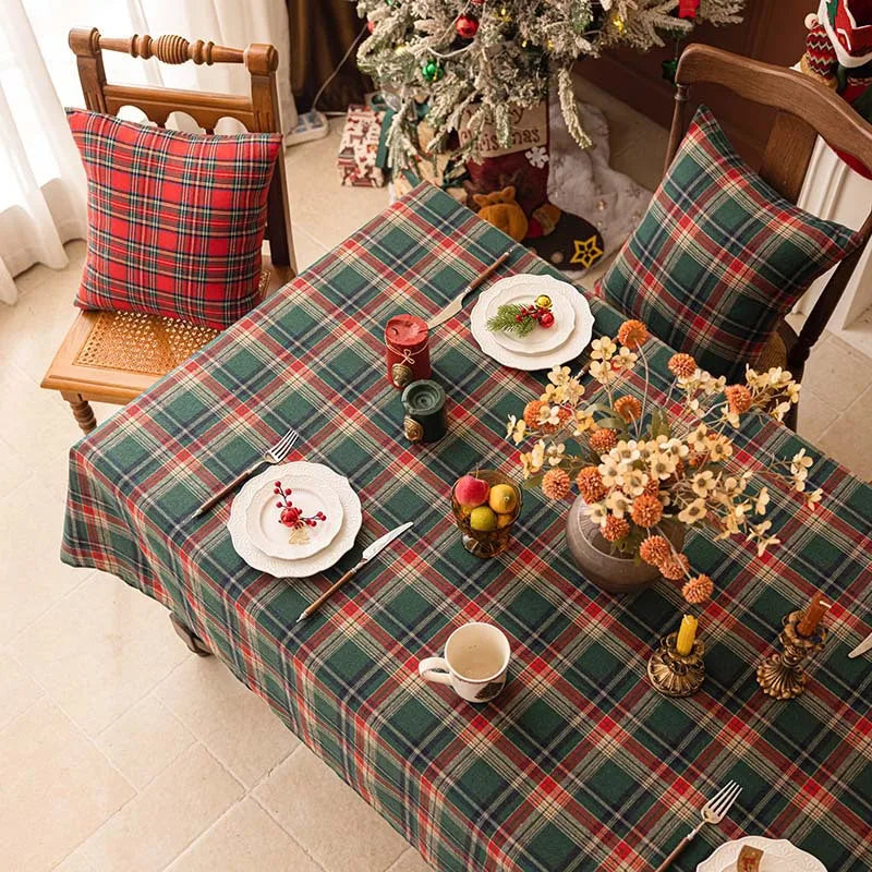 Table Cloth for Christmas | Plaid Table Design