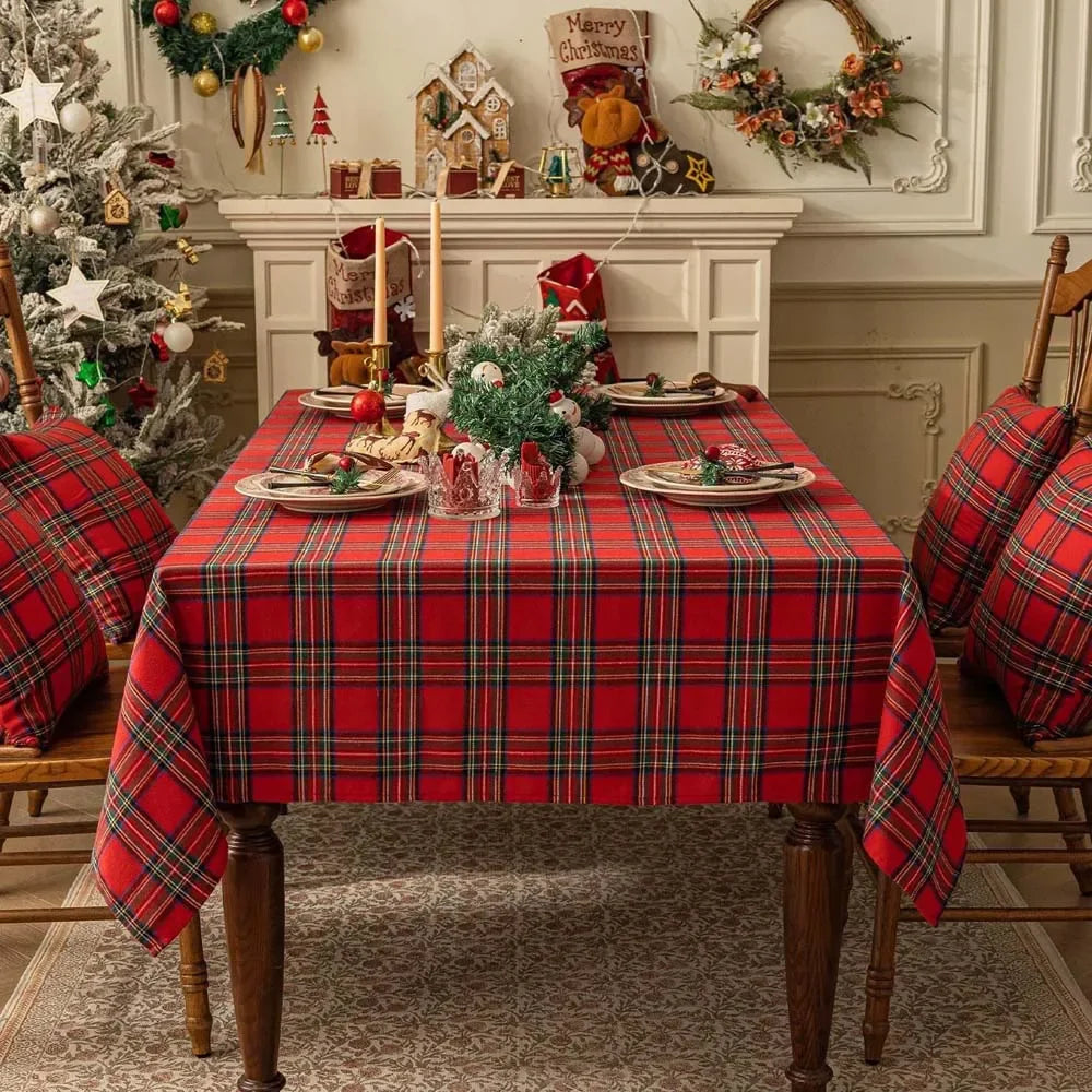 Table Cloth for Christmas | Plaid Pattern Cover