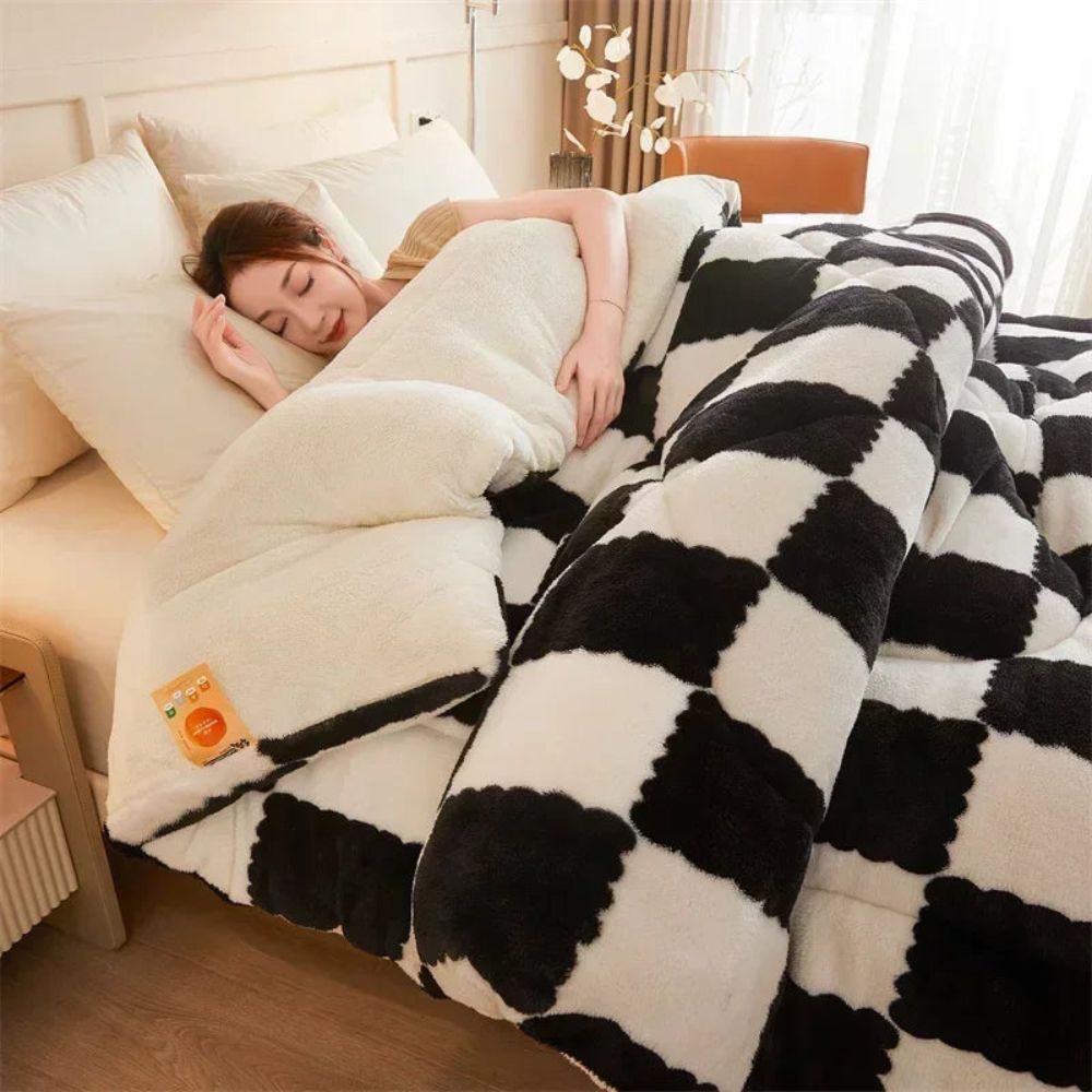 Ultra Plush Weighted Winter Blanket | Extra Thick Cozy Insulated Quilt for Cold Nights