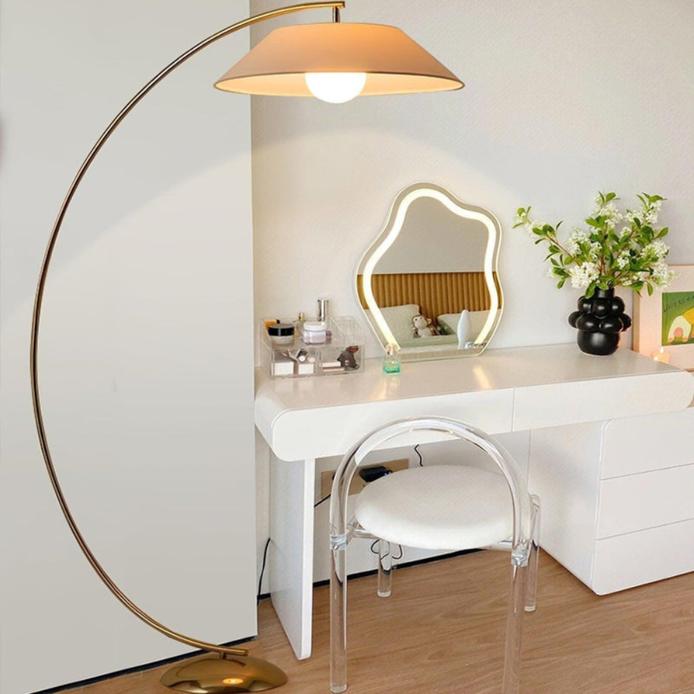 Modern Sculpted Floor Lamp | Flowing Silhouette Standing Light