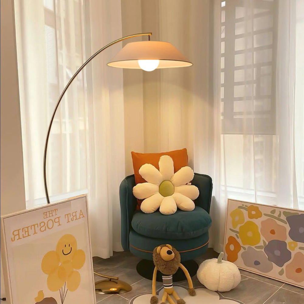 Modern Sculpted Floor Lamp | Flowing Silhouette Standing Light