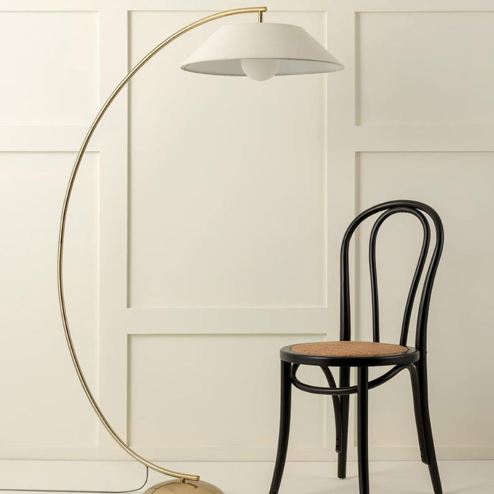 Modern Sculpted Floor Lamp | Flowing Silhouette Standing Light