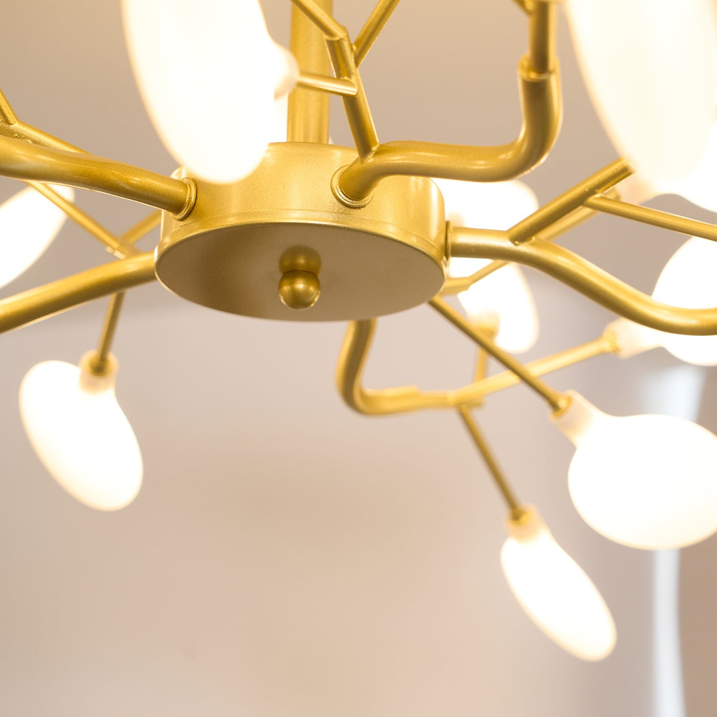 Chandelier Light | Ceiling Lamp with Firefly-Inspired Satellite Design