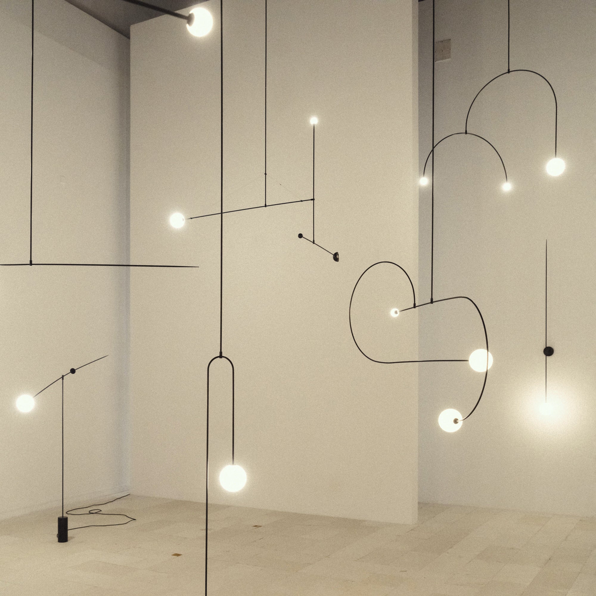 Chandelier Light | Ceiling Lamp with Mobile Arc Design